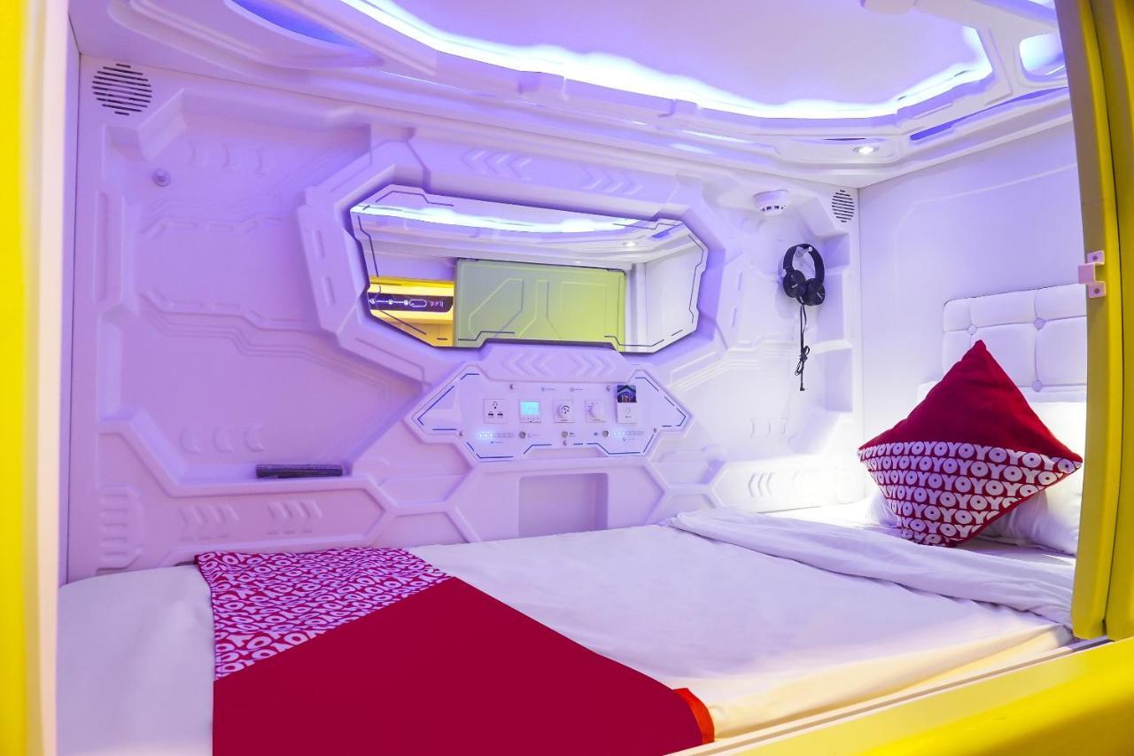 Super Oyo 91328 Fiducia Capsule Hotel Jakarta Exterior foto