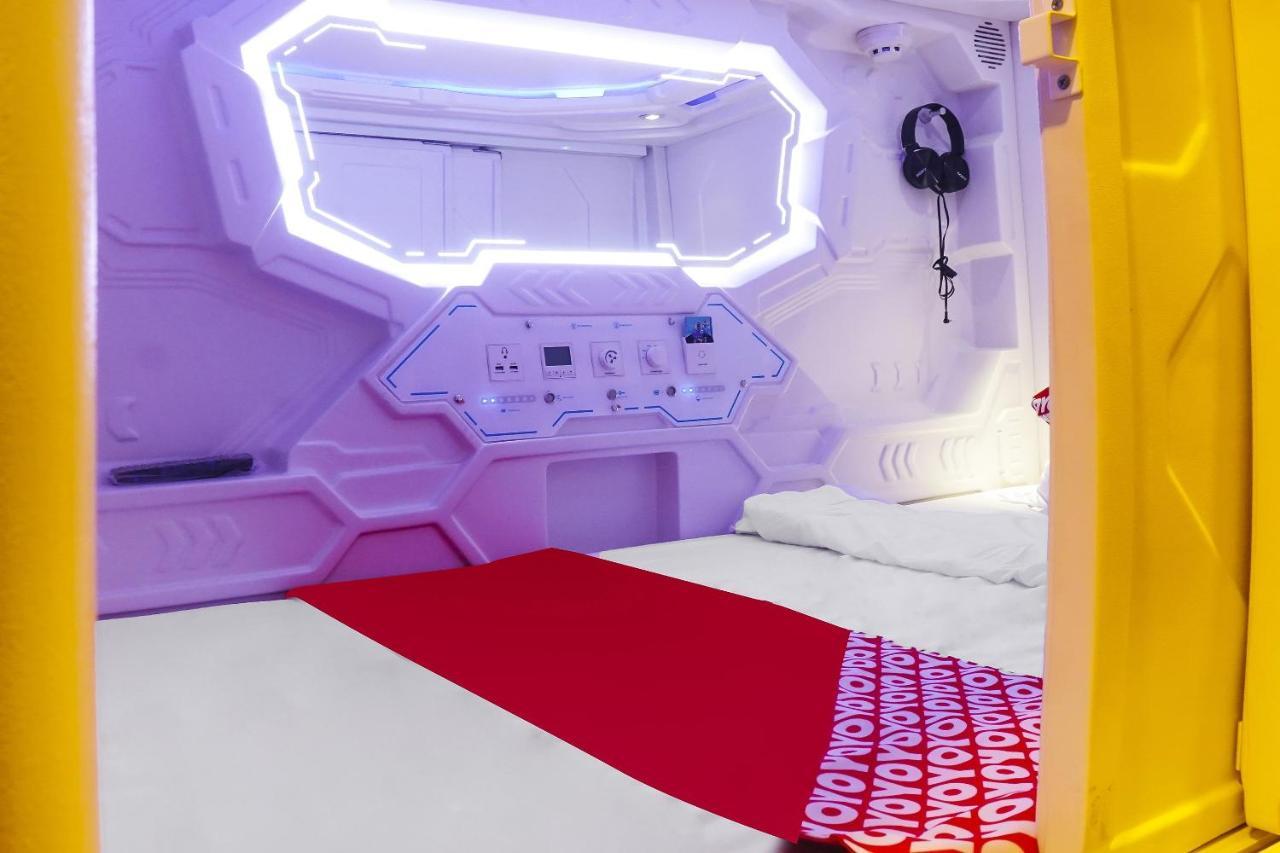 Super Oyo 91328 Fiducia Capsule Hotel Jakarta Exterior foto