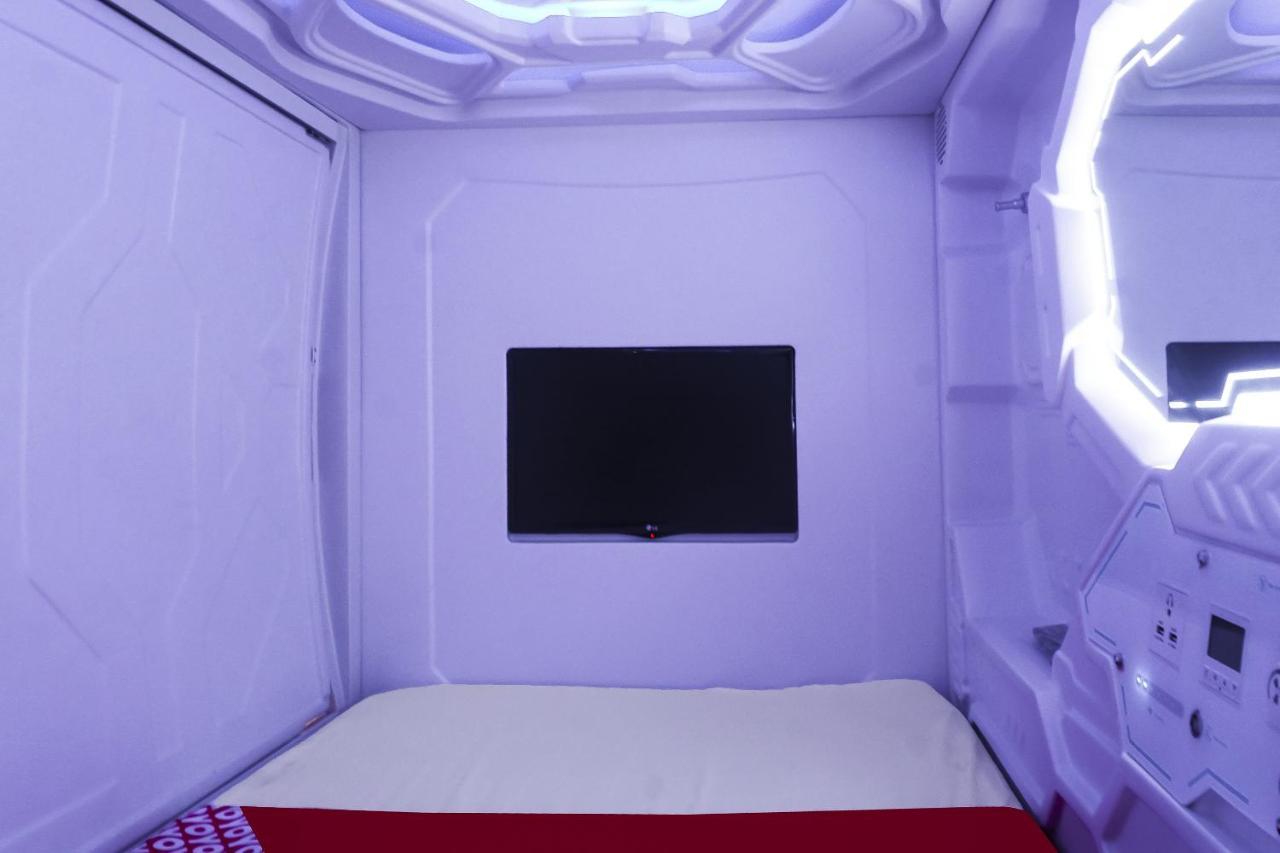 Super Oyo 91328 Fiducia Capsule Hotel Jakarta Exterior foto