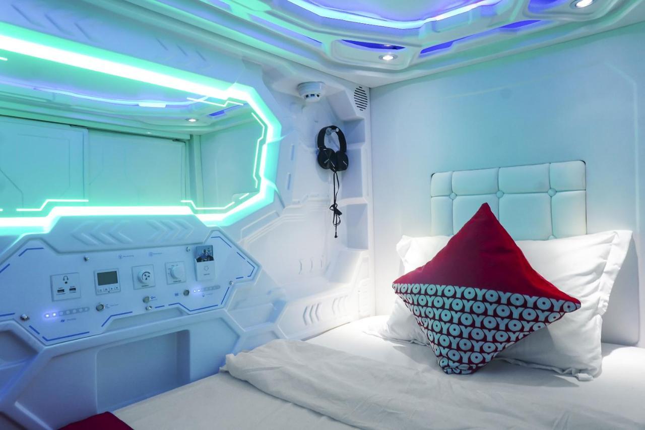 Super Oyo 91328 Fiducia Capsule Hotel Jakarta Exterior foto